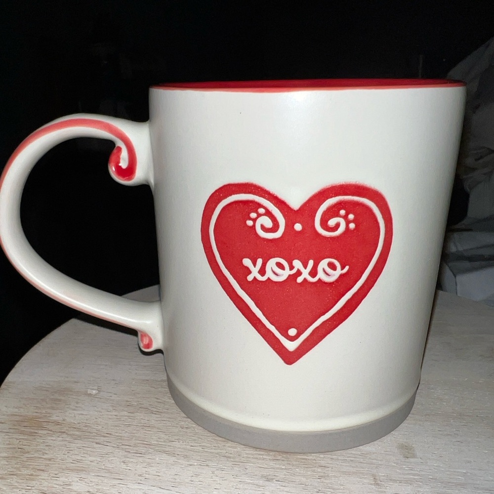 XOXO HEART//HUGS AND KISSES//VALENTINES DAY MUG//17 OZ